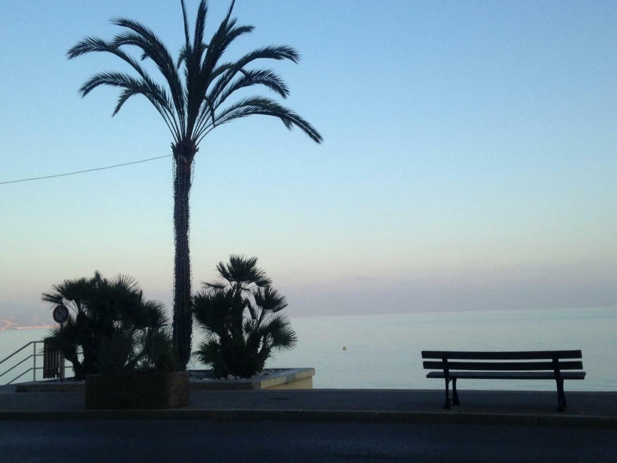 Apartament Les Caroubiers Roquebrune-Cap-Martin Zewnętrze zdjęcie